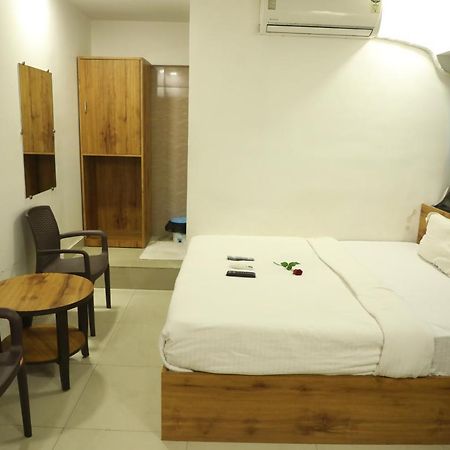 Hotel Shiv Leela Grand Mumbai Exterior photo
