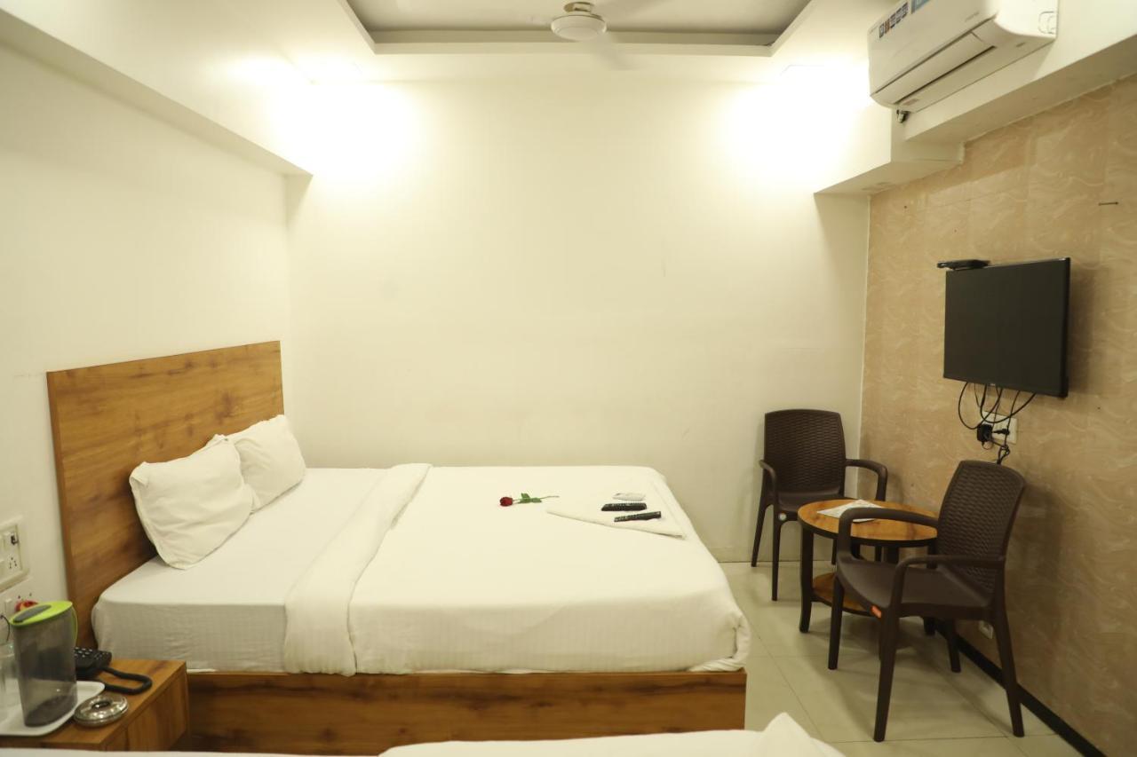 Hotel Shiv Leela Grand Mumbai Exterior photo
